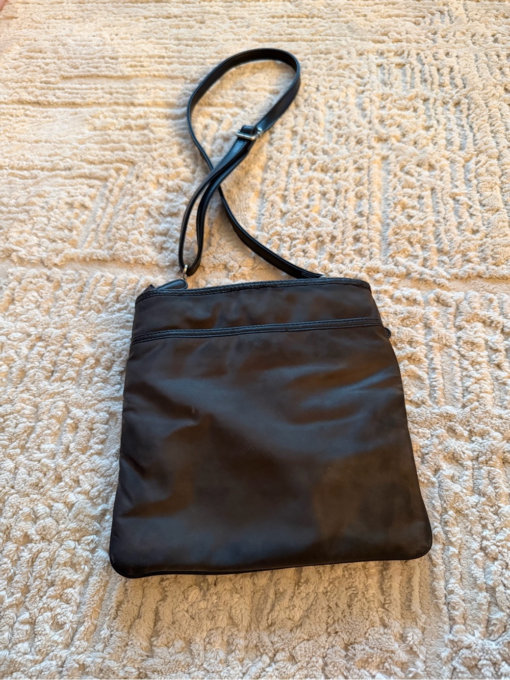 Michael Kors Black Crossbody Shoulder Bag with Silver Hardware - Picture 3 of 6